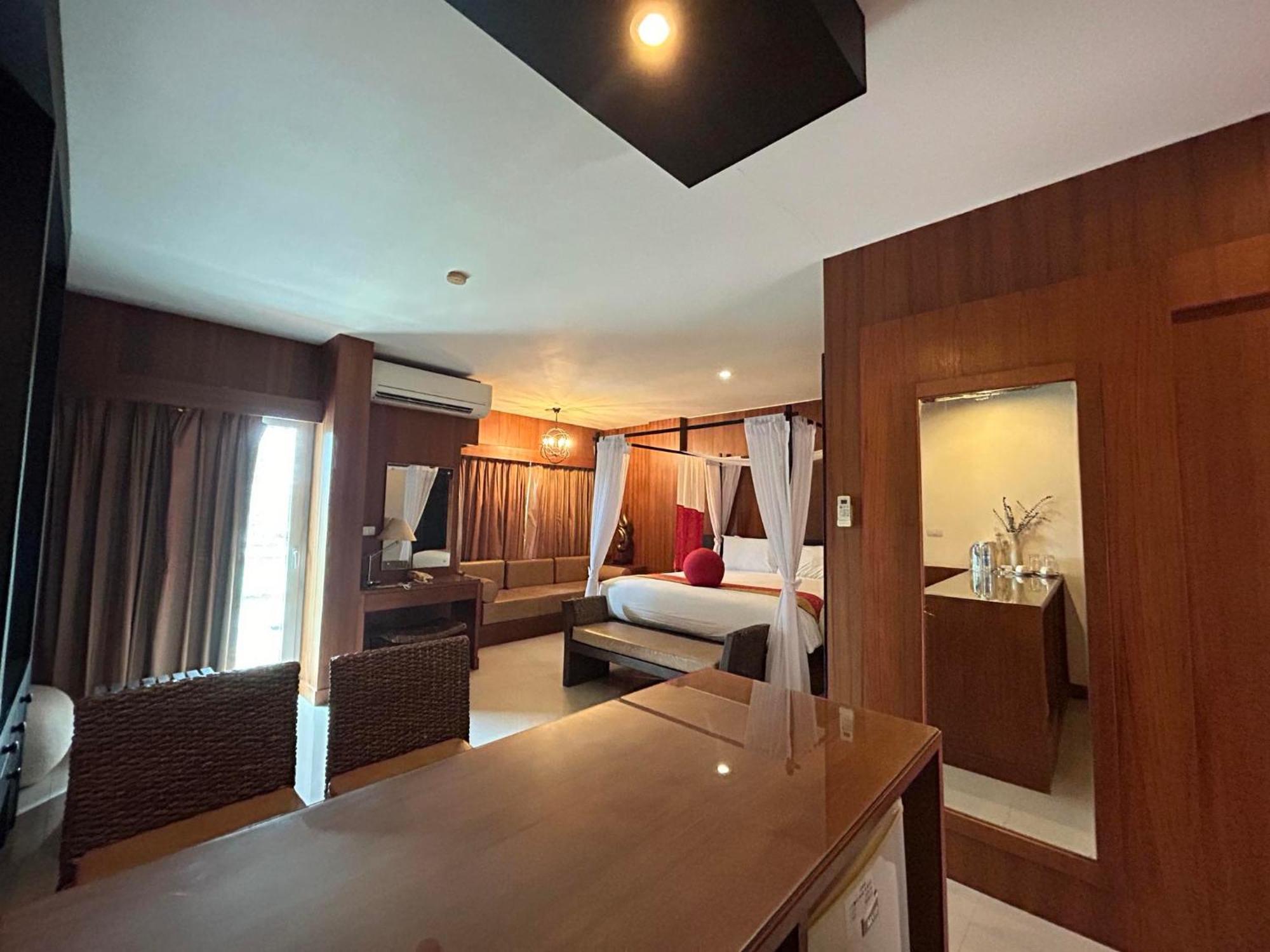Benyada Lodge - Surin Beach Esterno foto