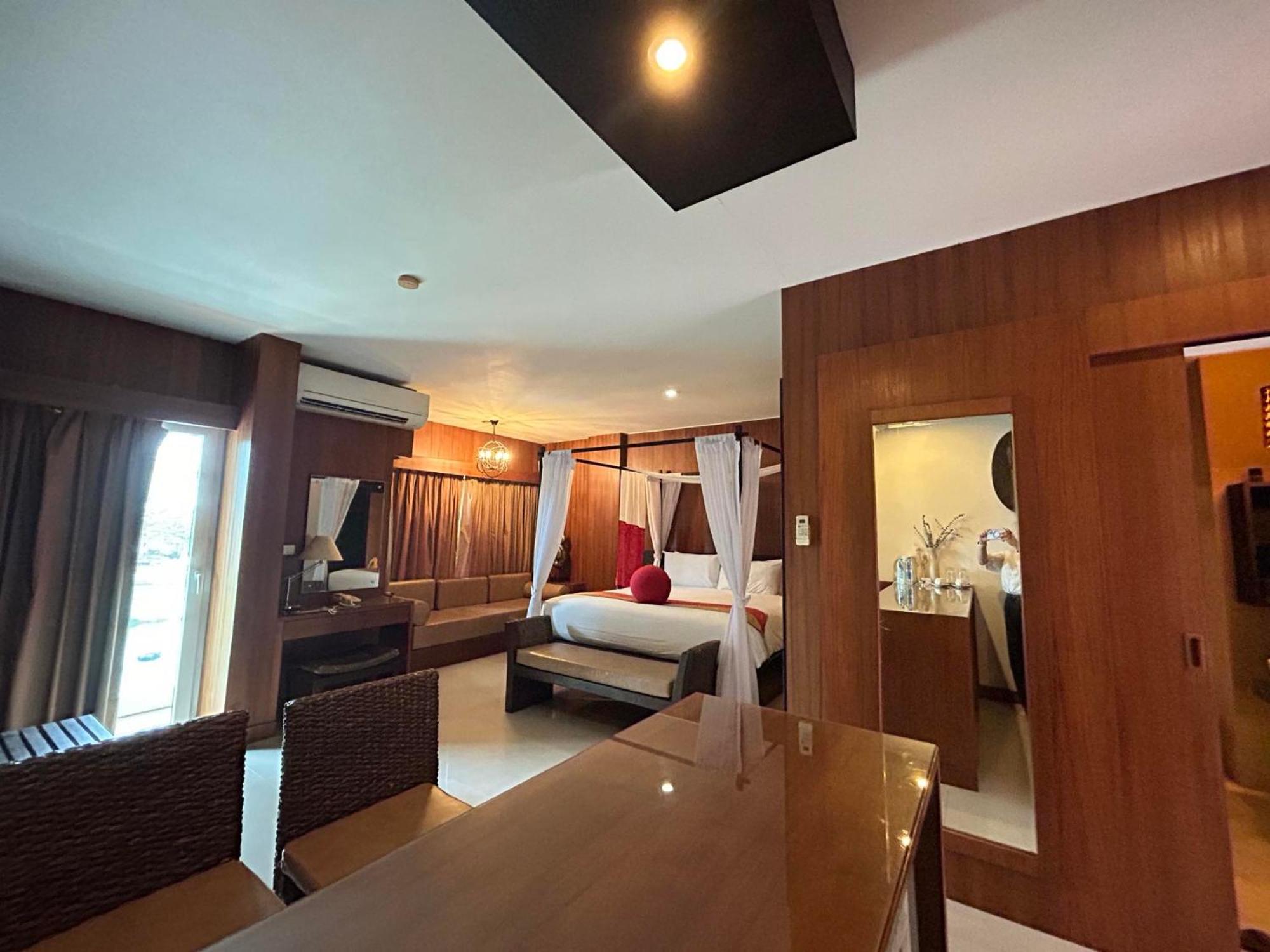 Benyada Lodge - Surin Beach Esterno foto
